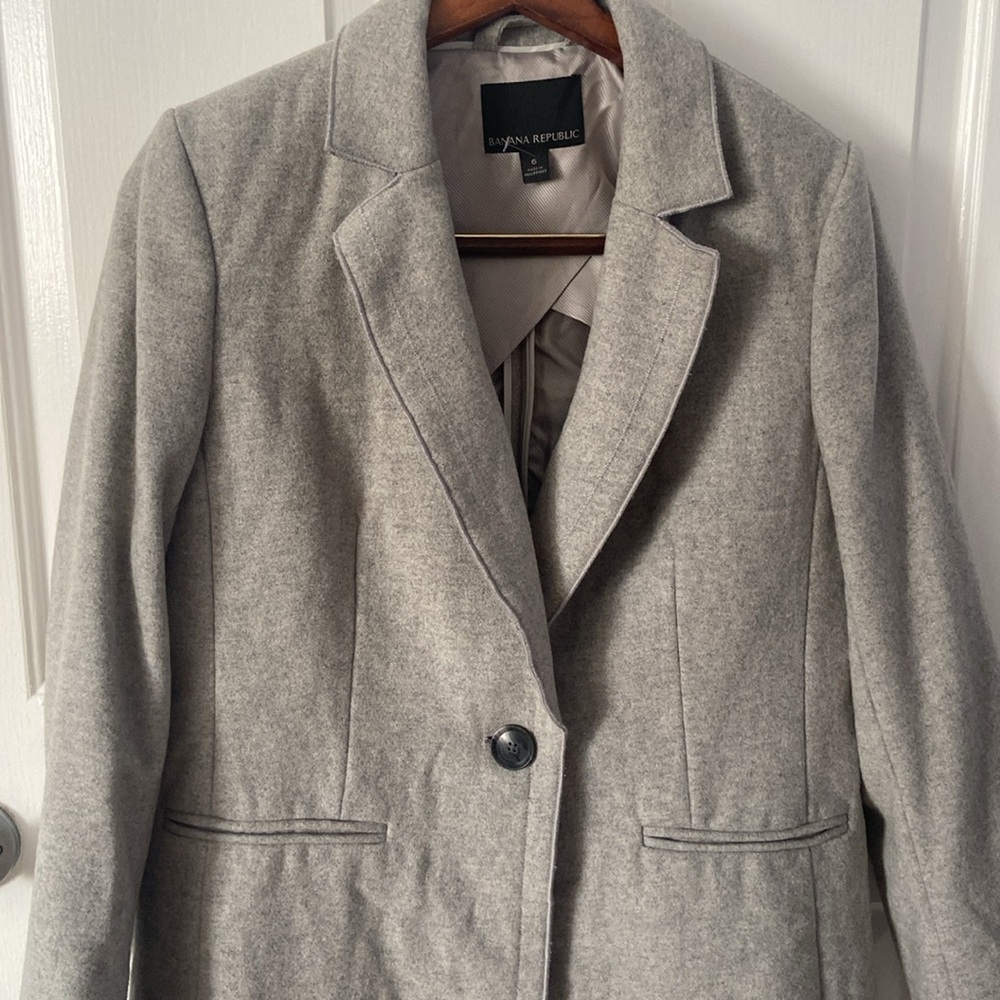 Banana Republic Light Gray Blazer Y2K– Women’s Size 6, Classic Fit - Picture 4 of 12